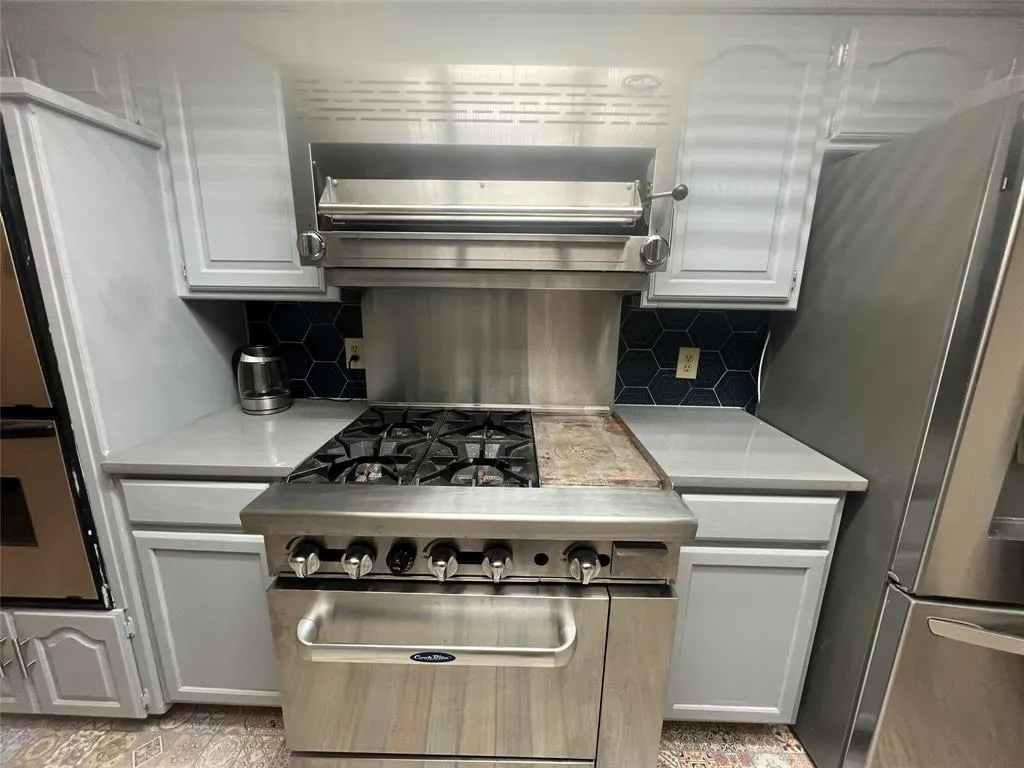 2307 Honeysuckle Drive