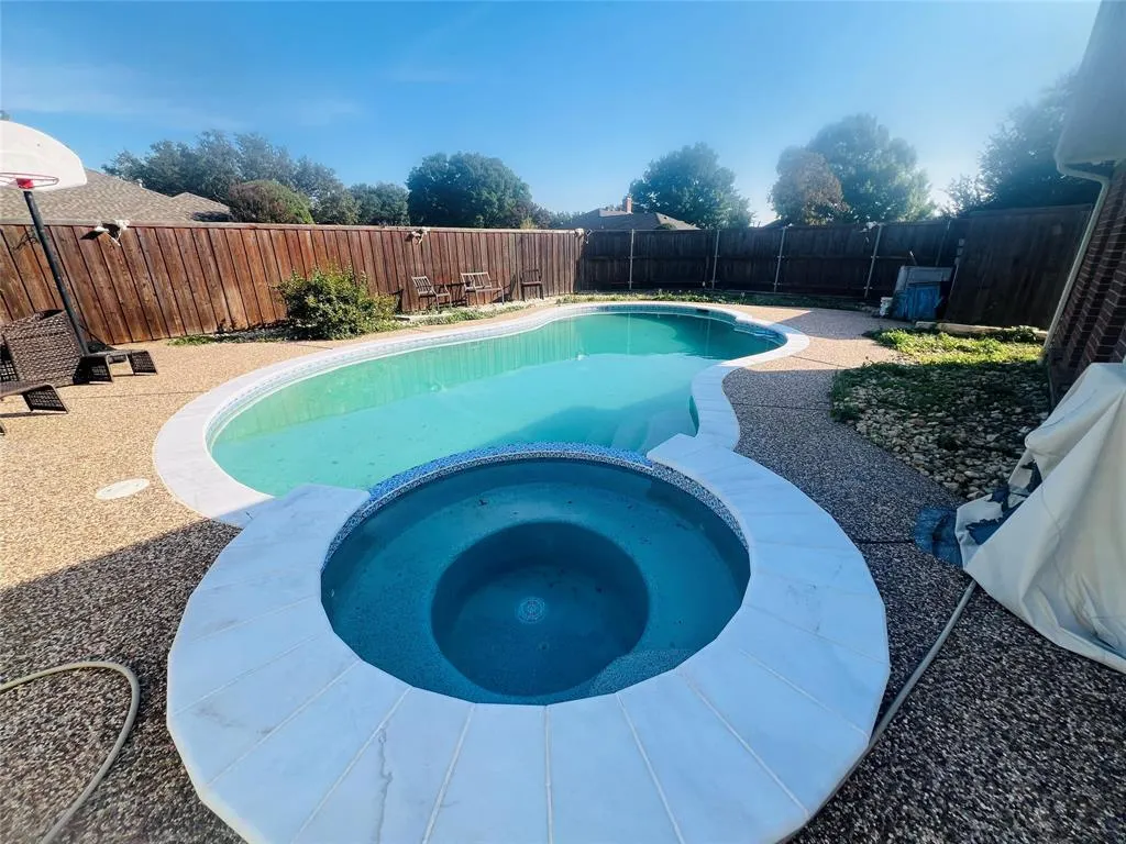 2307 Honeysuckle Drive