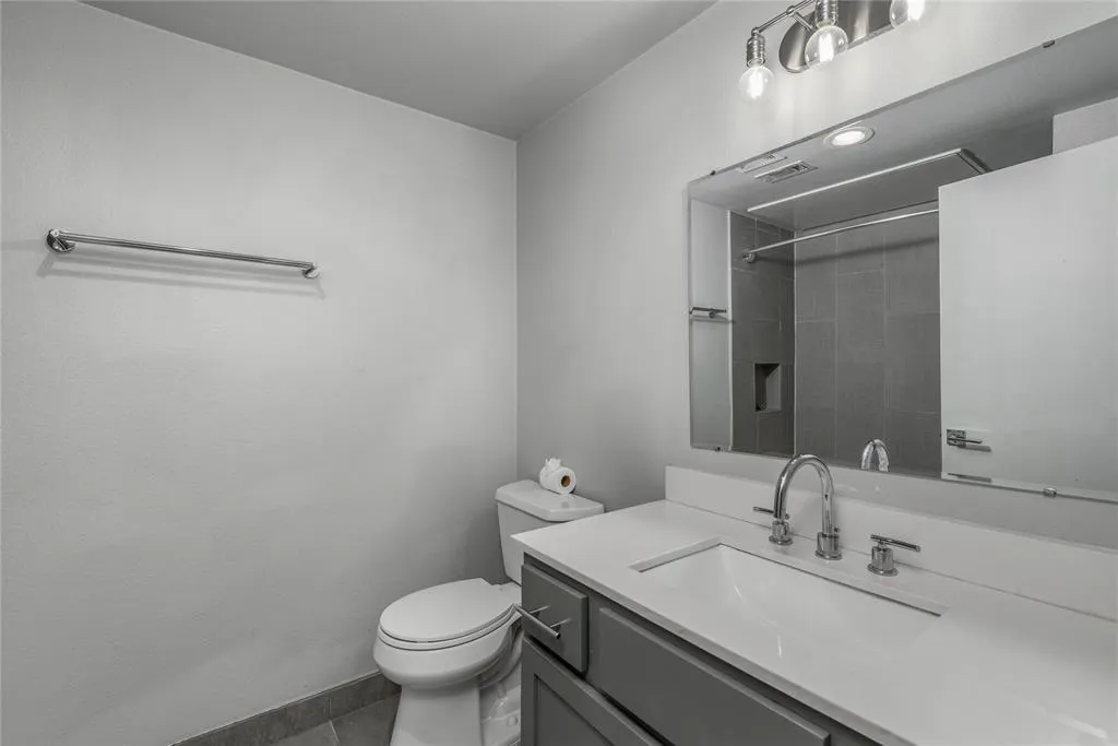 2330 Kirby Street, #6