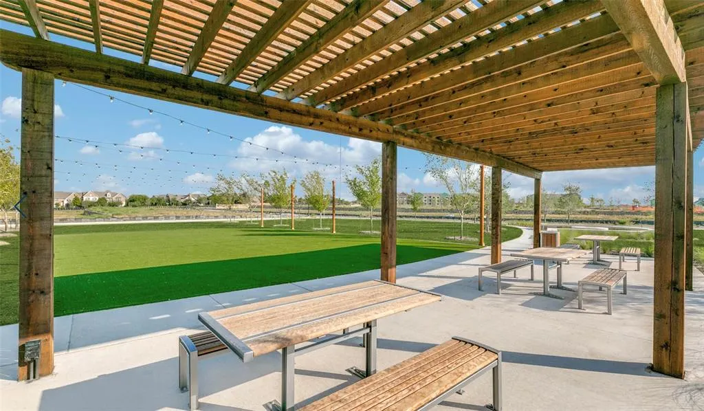 5617 Golden Sun Lane