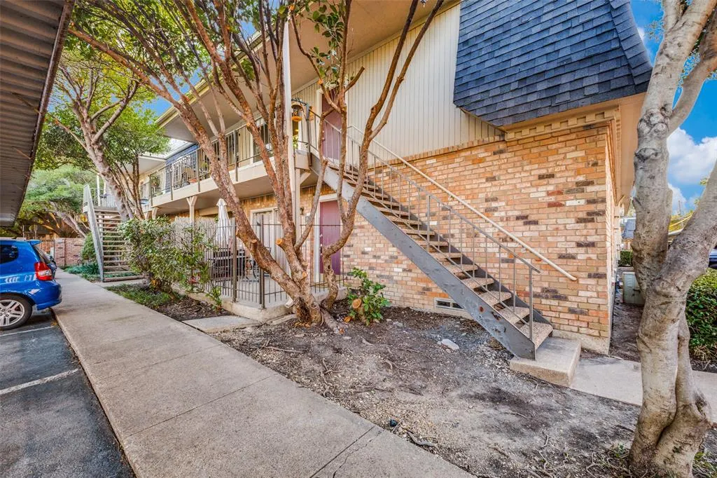 5325 Fleetwood Oaks Avenue, #253