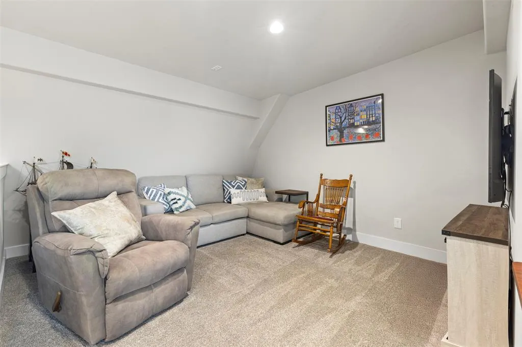 4906 Live Oak Street, #7