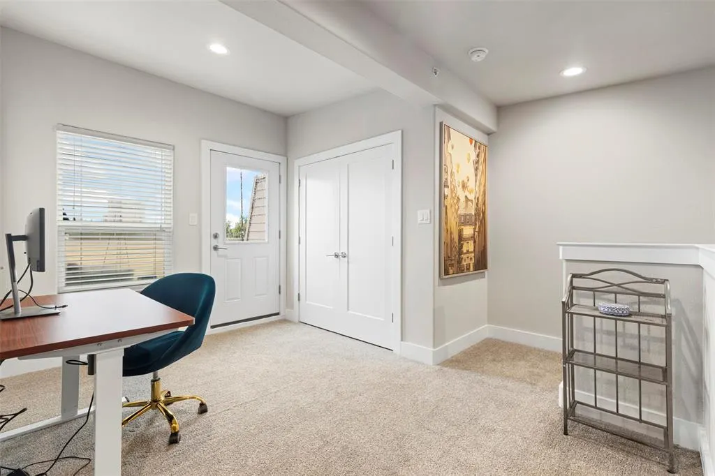 4906 Live Oak Street, #7