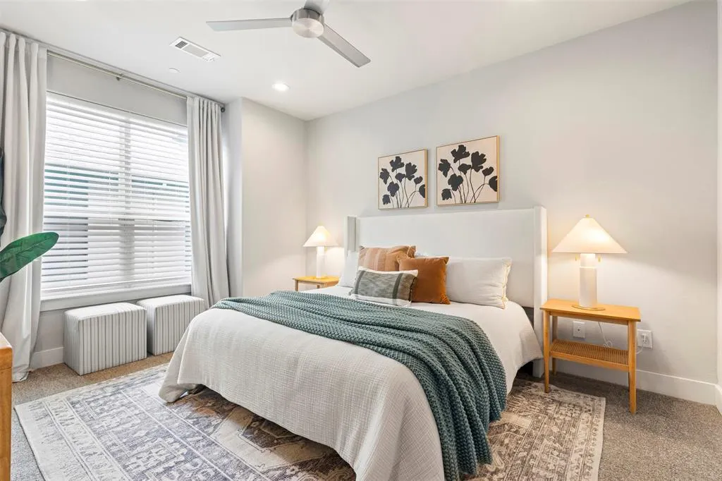 4906 Live Oak Street, #7