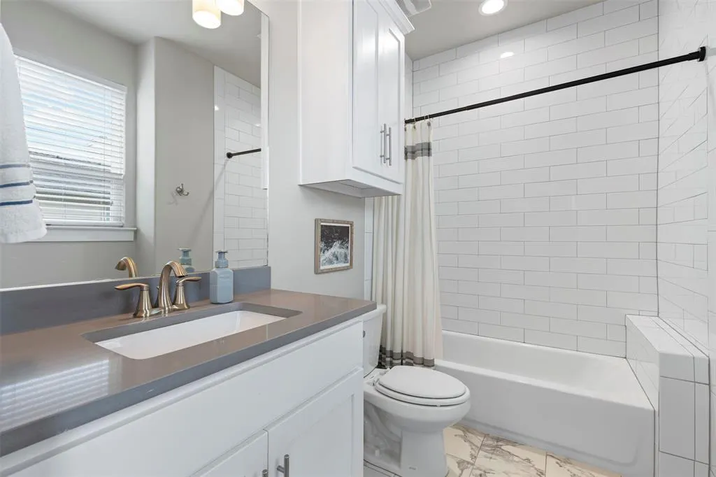 4906 Live Oak Street, #7