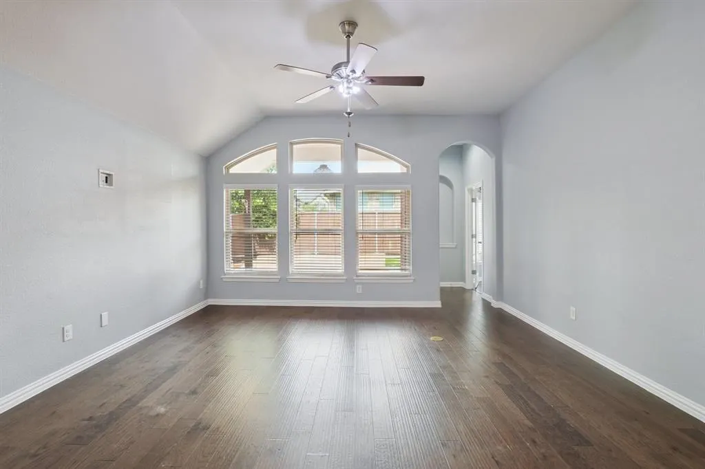 5632 Barrique Boulevard