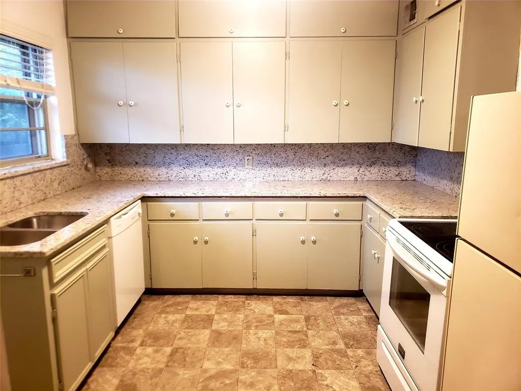 6556 Saint Moritz Avenue