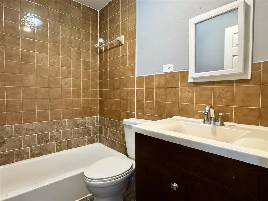 6006 Worth Street, #5