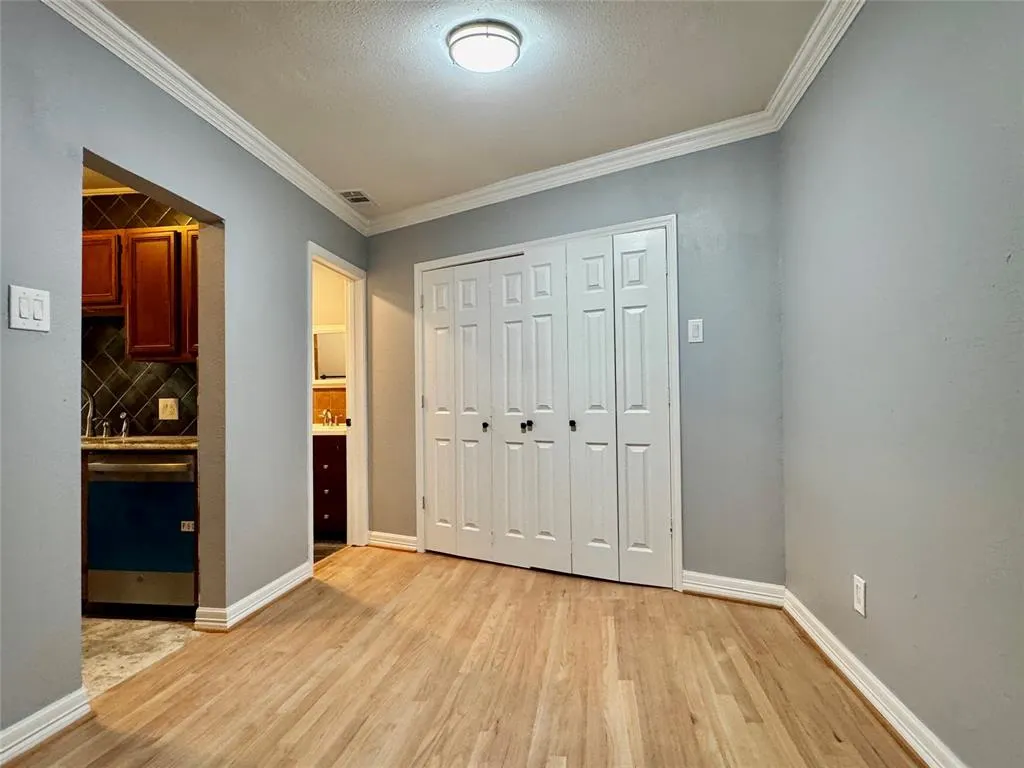 6006 Worth Street, #5