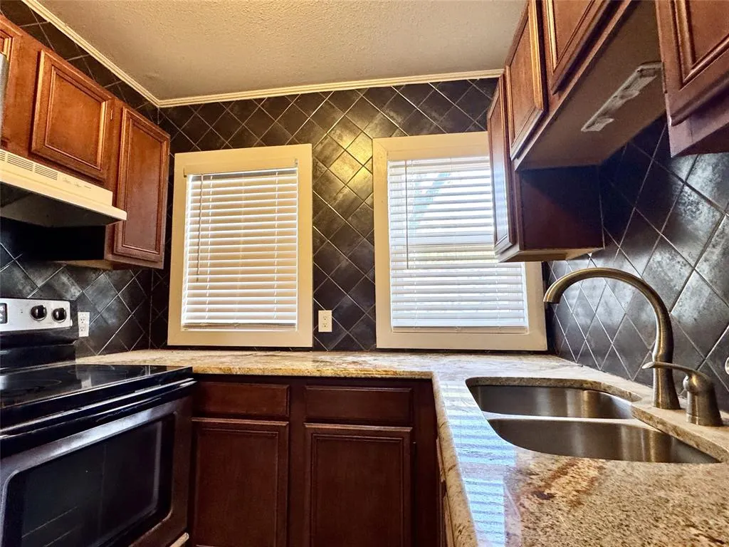 6006 Worth Street, #5