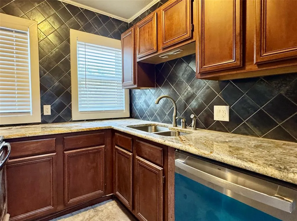 6006 Worth Street, #5