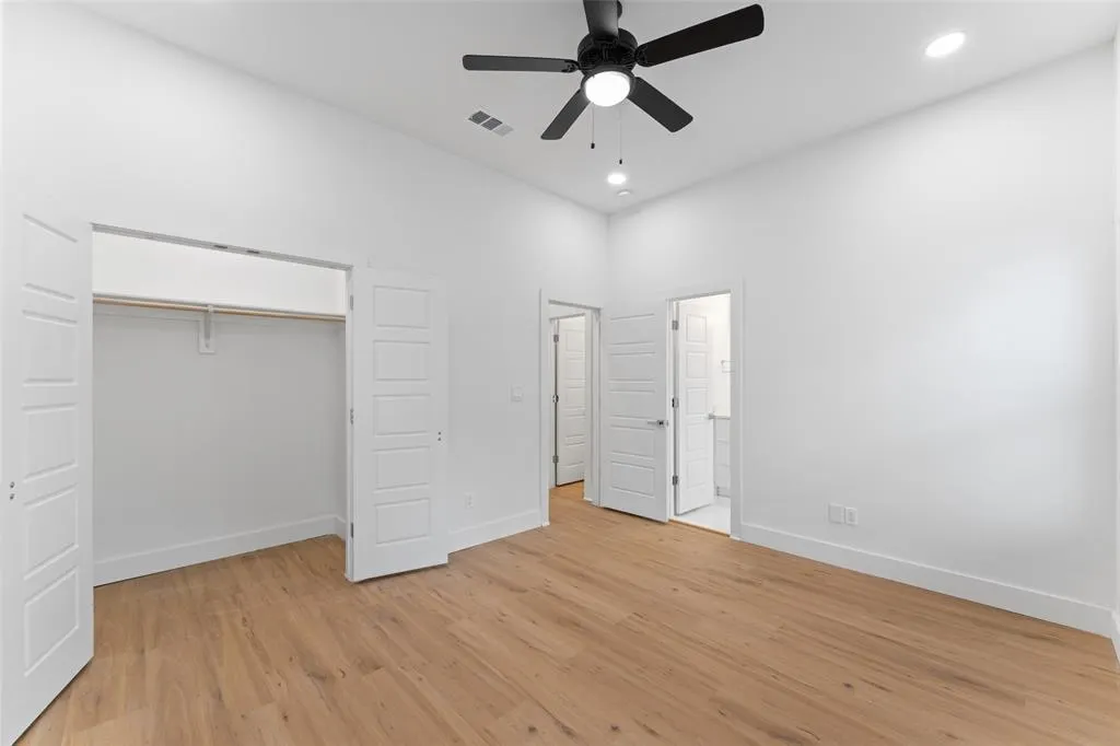 2513 Crossman Avenue