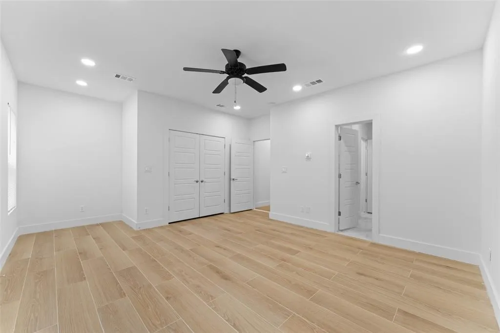 2513 Crossman Avenue