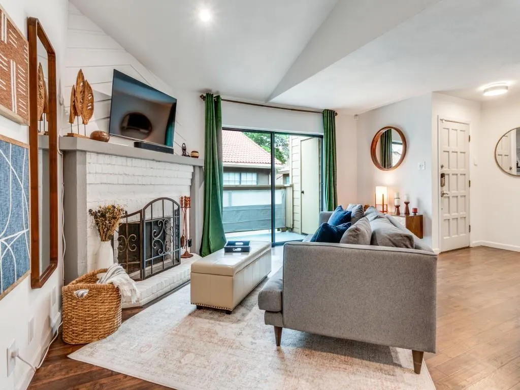 5200 Martel Avenue, #6Q