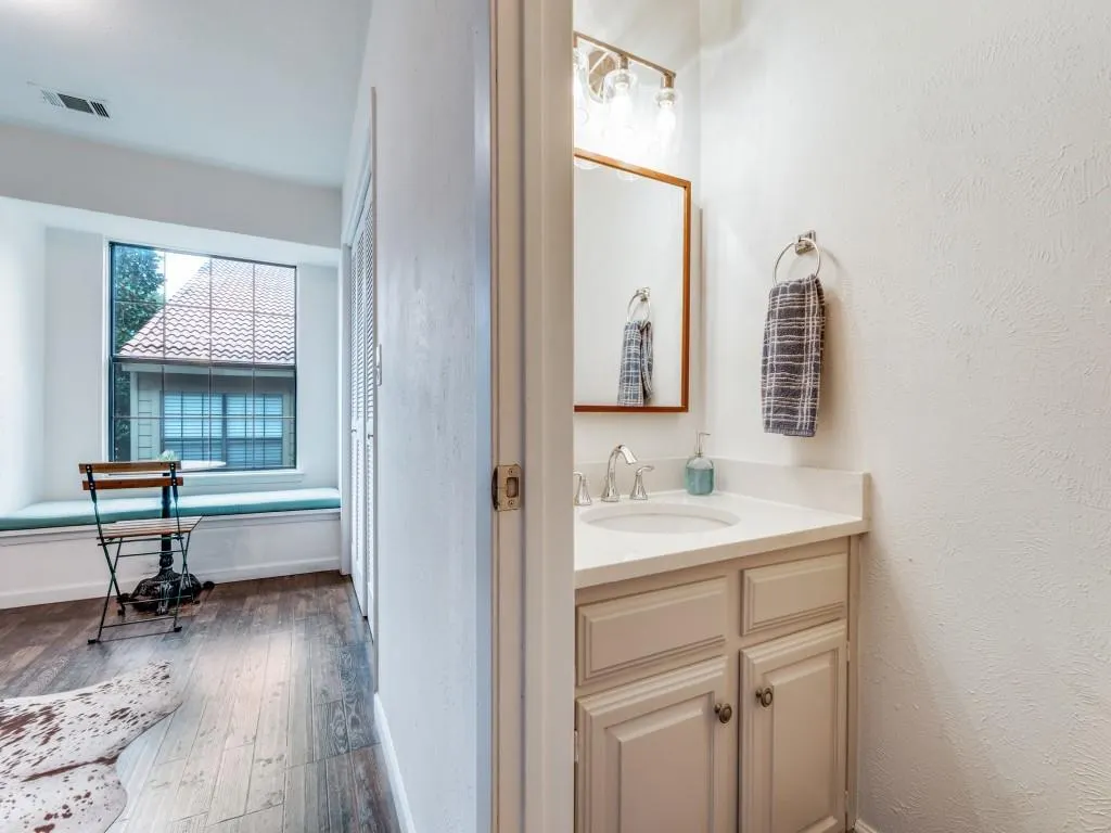 5200 Martel Avenue, #6Q