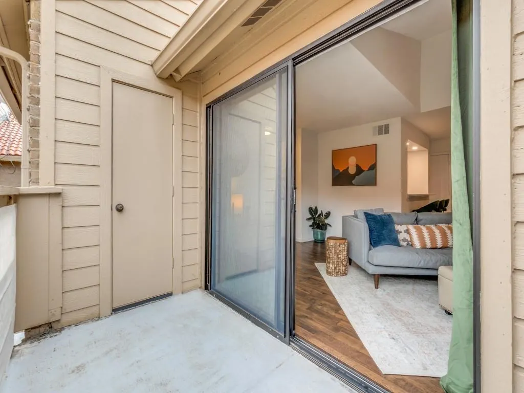 5200 Martel Avenue, #6Q