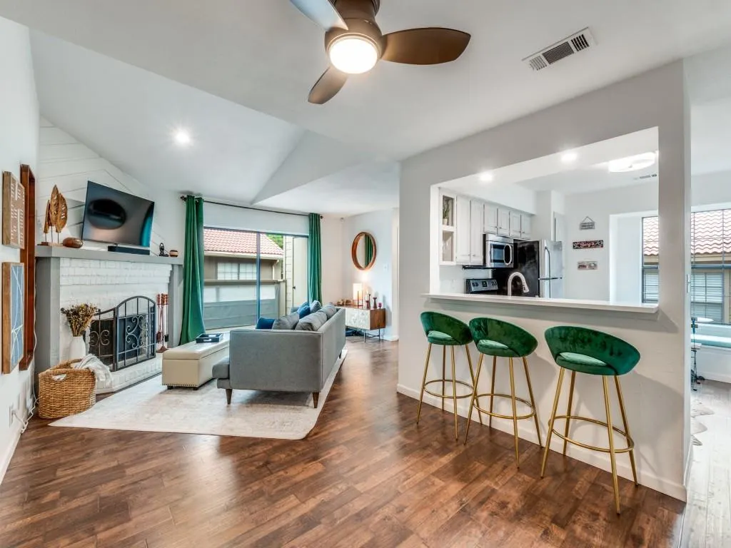 5200 Martel Avenue, #6Q