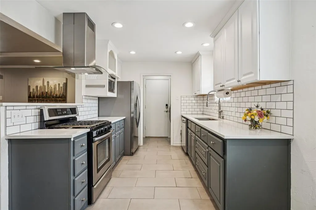 8422 Sweetwood Drive