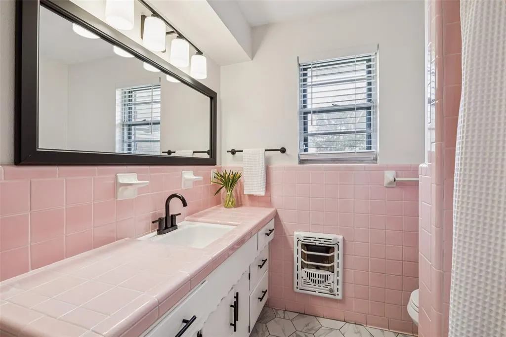 8422 Sweetwood Drive