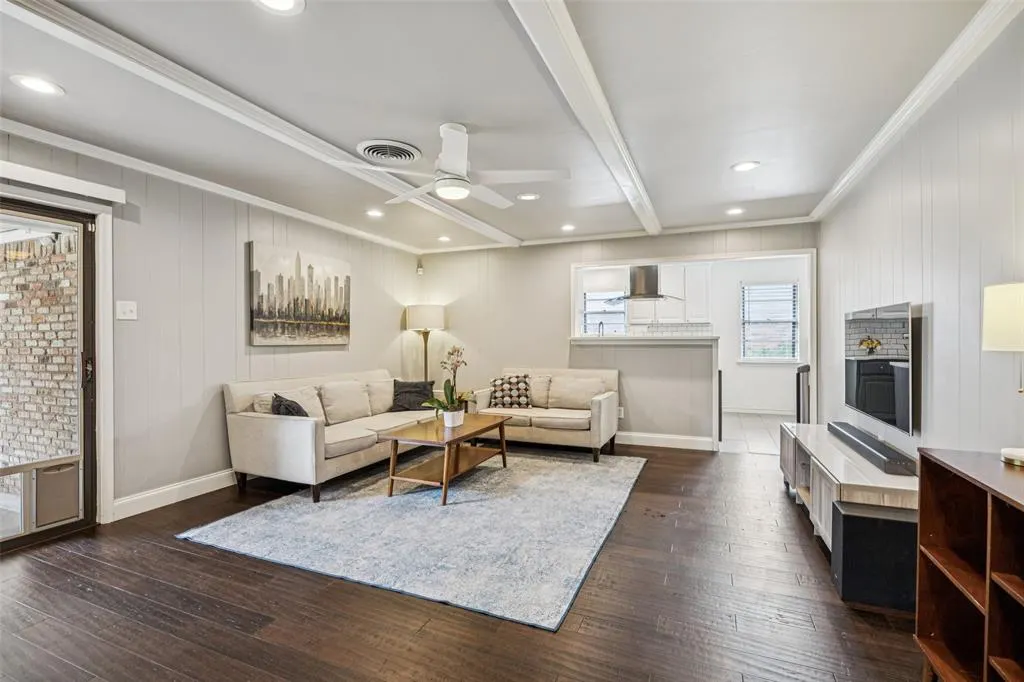 8422 Sweetwood Drive