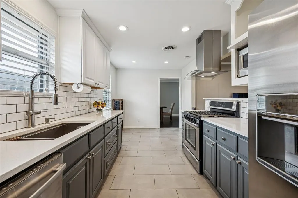 8422 Sweetwood Drive