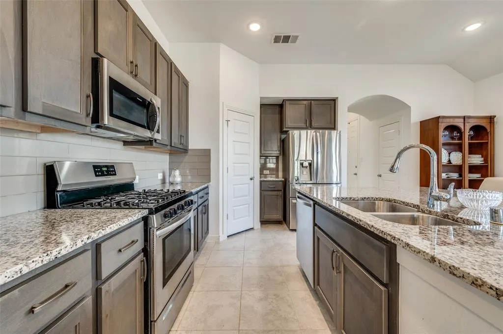 3528 Periwinkle Drive