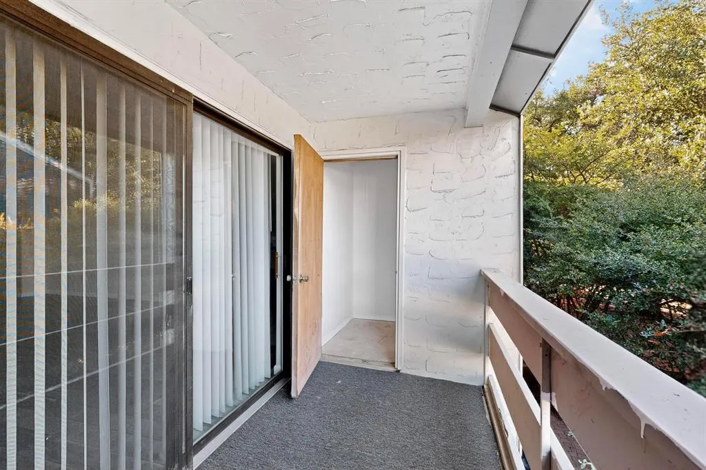 5840 Spring Valley Road, #810