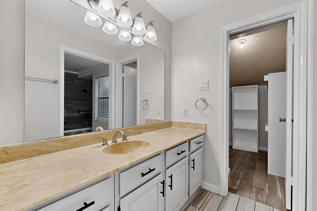 5840 Spring Valley Road, #810