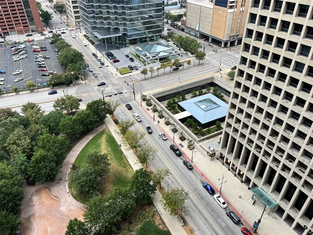 1200 Main Street, #1705