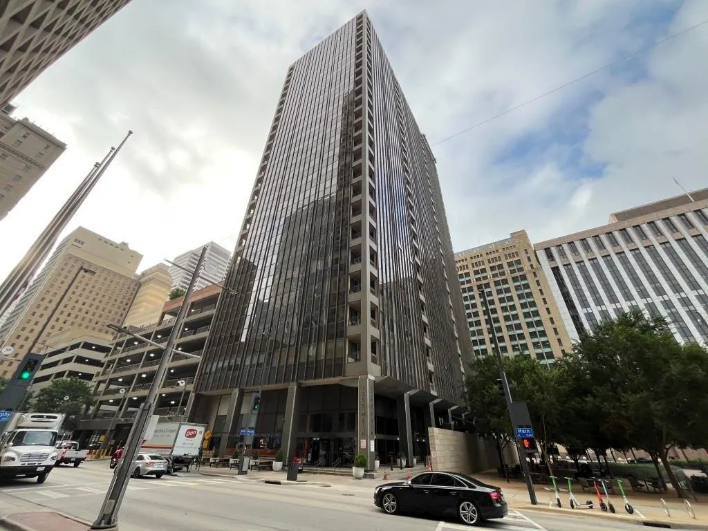 1200 Main Street, #1705