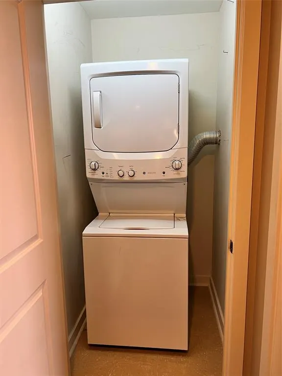 1200 Main Street, #1705