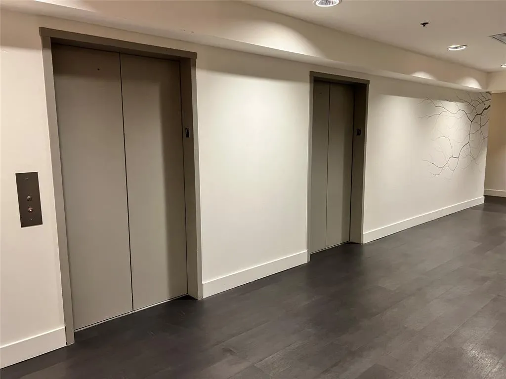 1200 Main Street, #1705