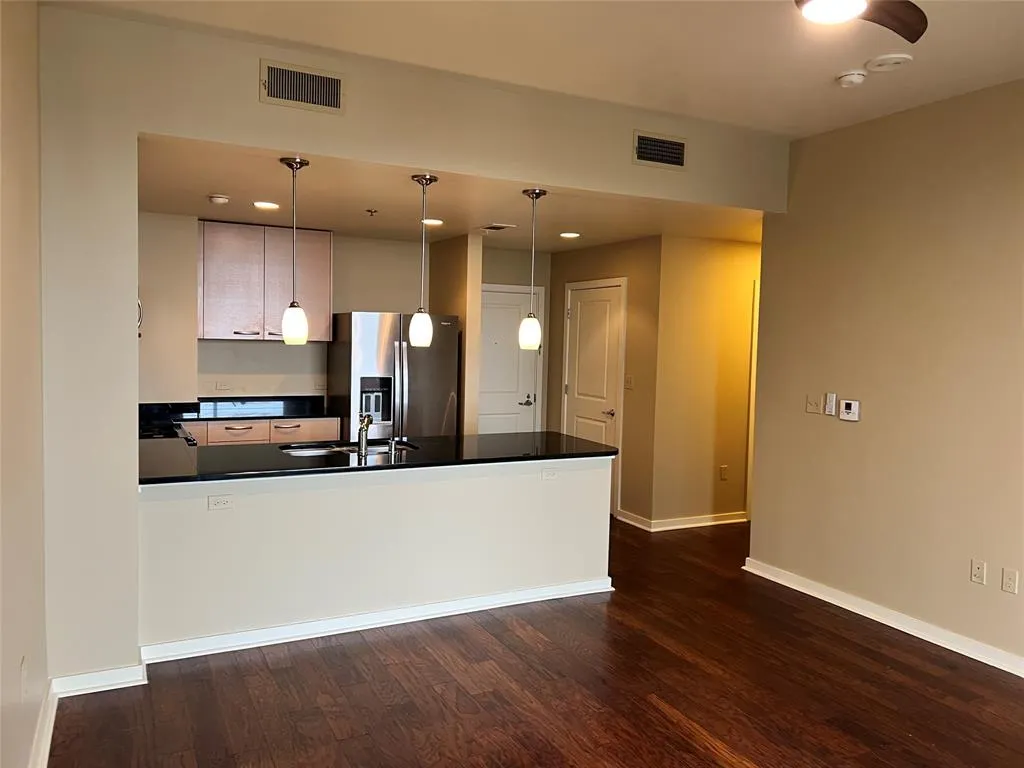 1200 Main Street, #1705