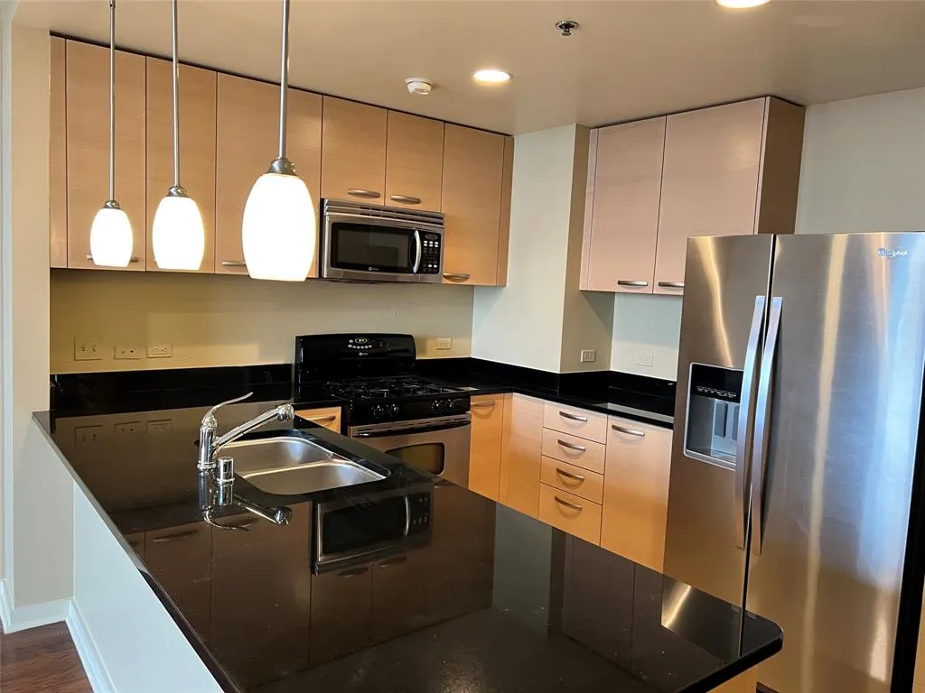 1200 Main Street, #1705