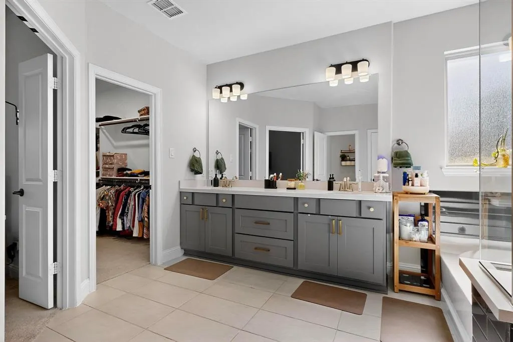 1717 Roadrunner Drive