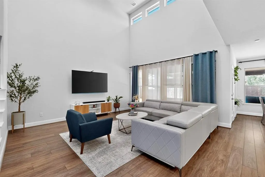 1717 Roadrunner Drive