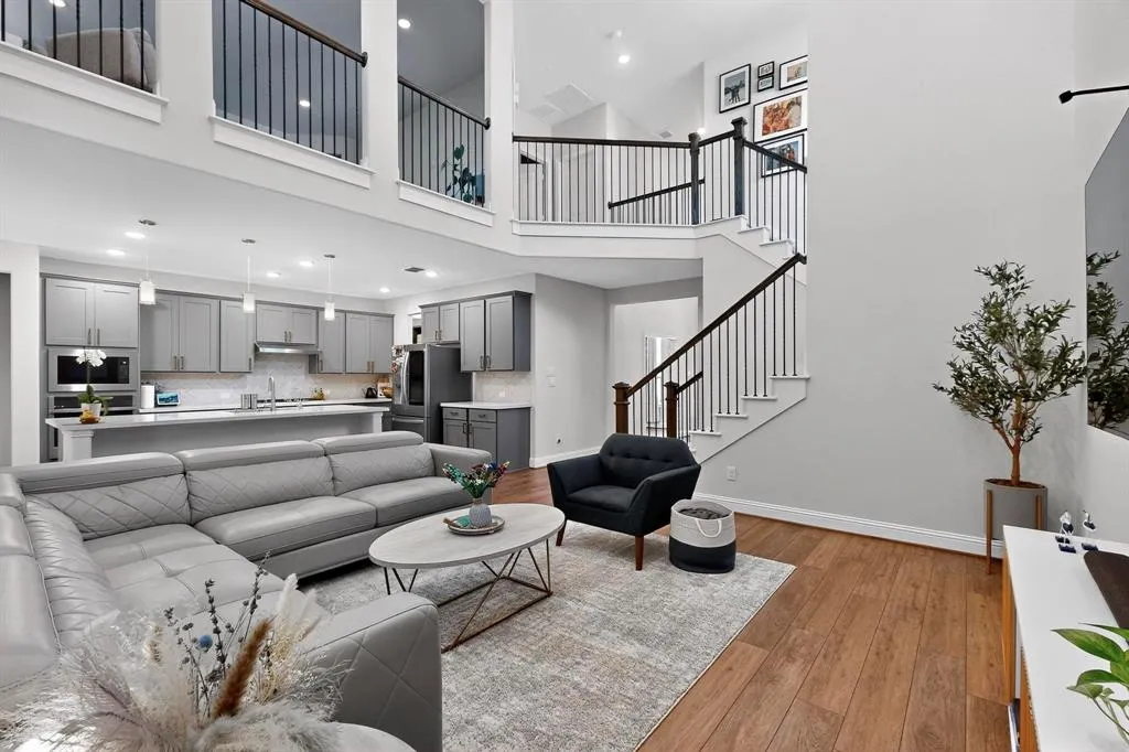 1717 Roadrunner Drive