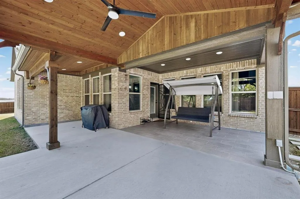 1717 Roadrunner Drive