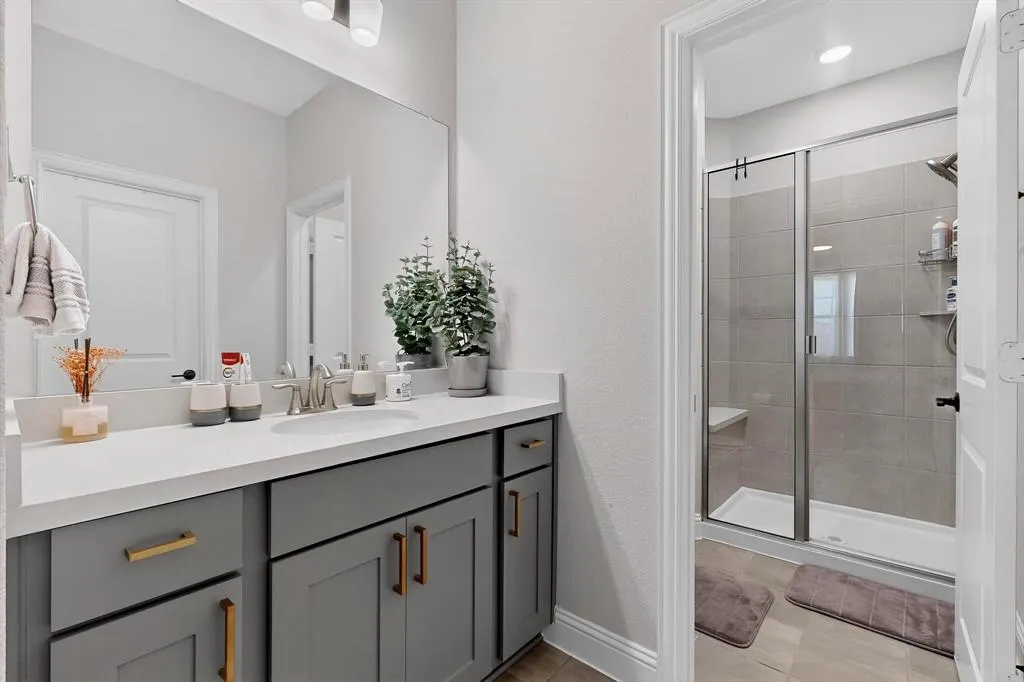 1717 Roadrunner Drive