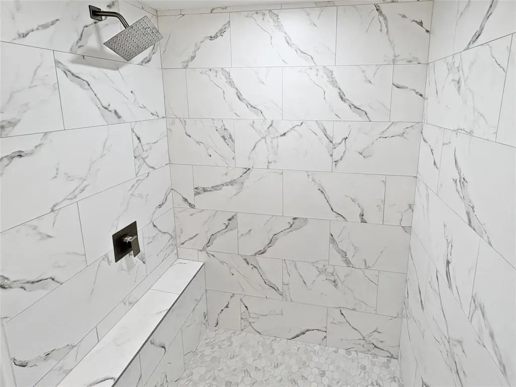 6772 E Northwest Highway