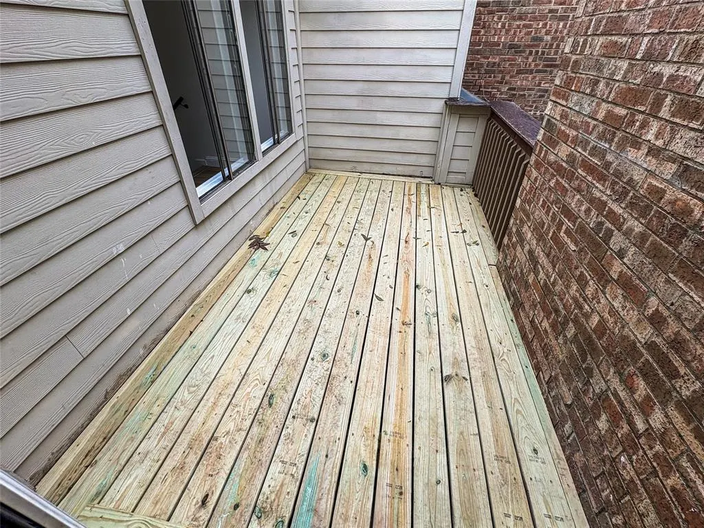 6772 E Northwest Highway