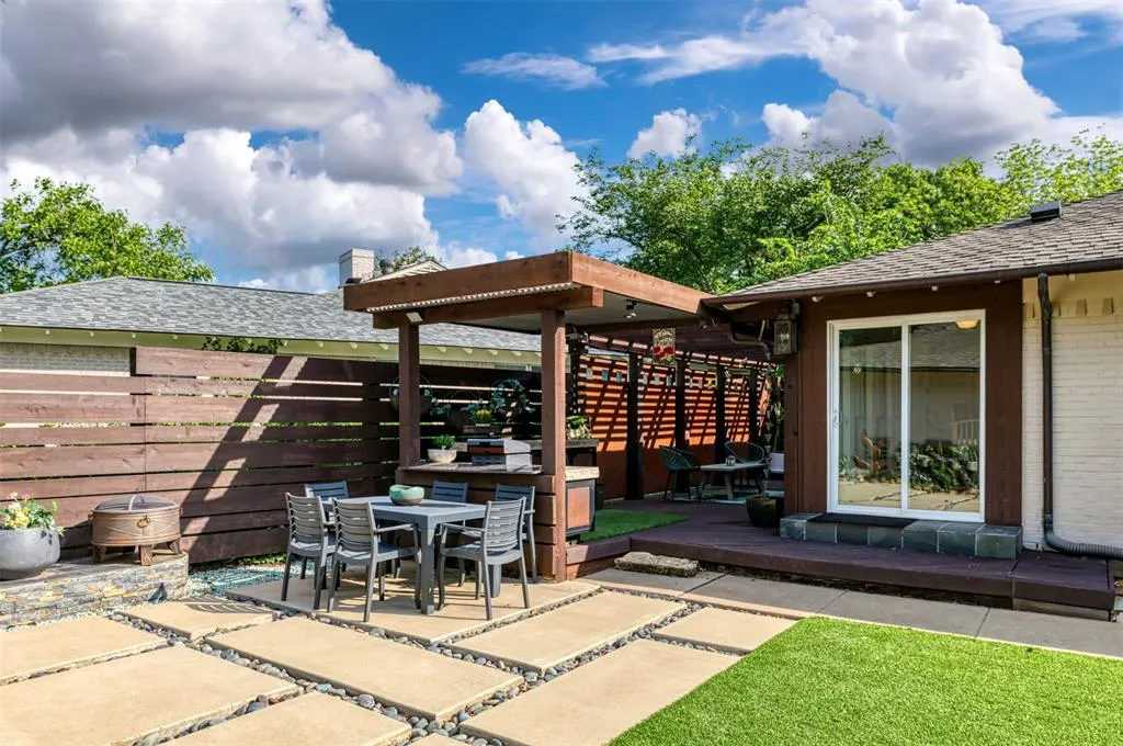 803 Brookhurst Drive