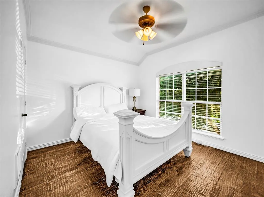 2117 White Rock Lane