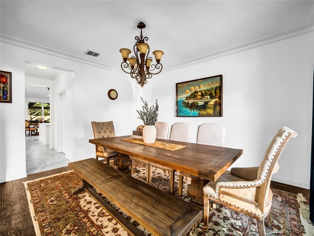 2117 White Rock Lane