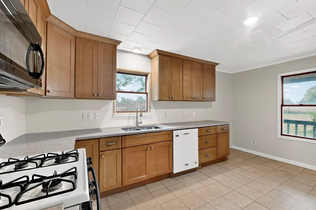 6585 County Road 179