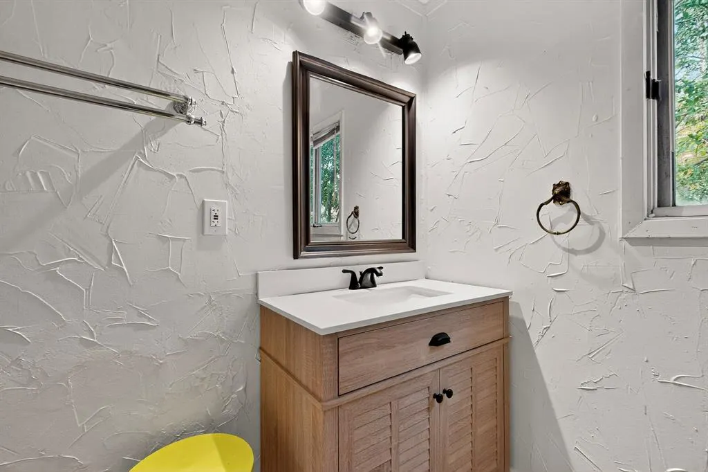 6585 County Road 179