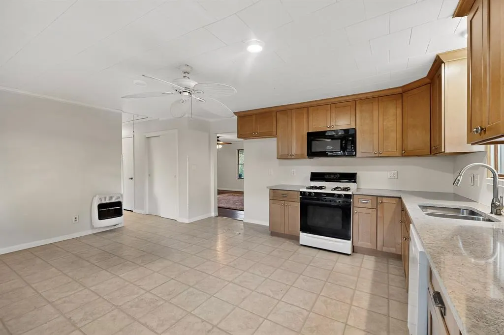 6585 County Road 179