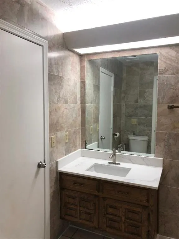 3201 Saddlehead Drive