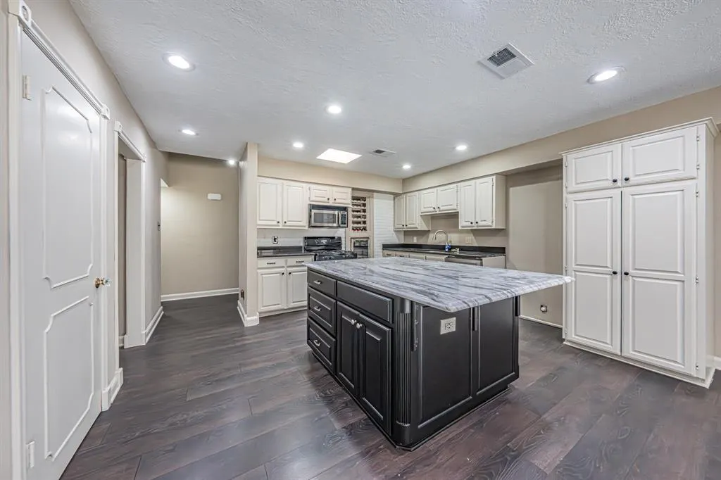 1034 Tipperary Drive