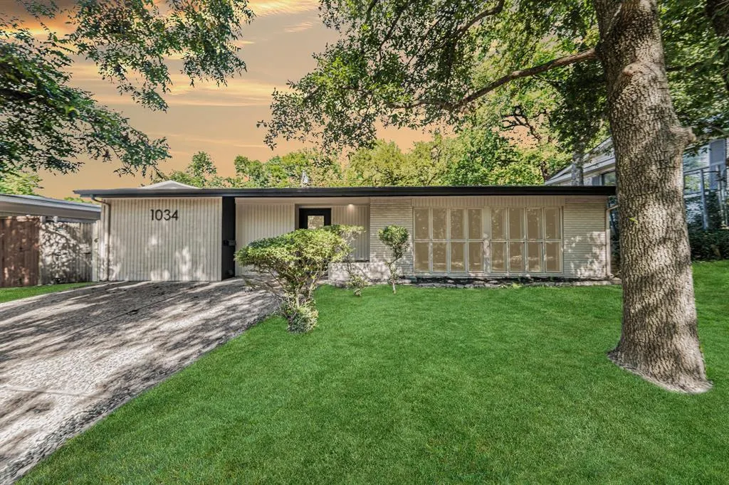 1034 Tipperary Drive